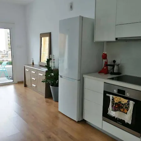 Apartment Beautiful 1 Bed Apt. By The Sea *