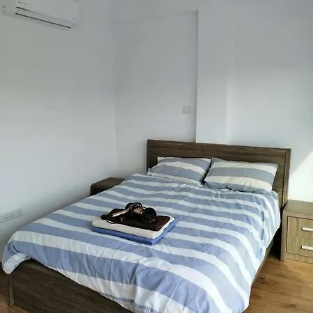 Beautiful 1 Bed Apt. By The Sea *