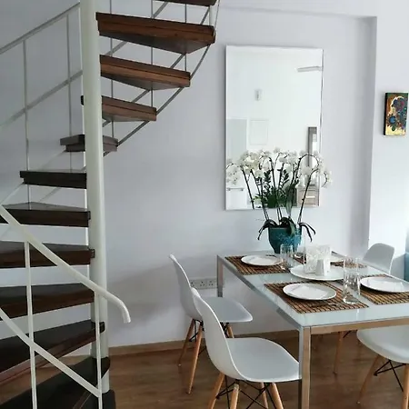 Beautiful 1 Bed Apt. By The Sea Лимасол
