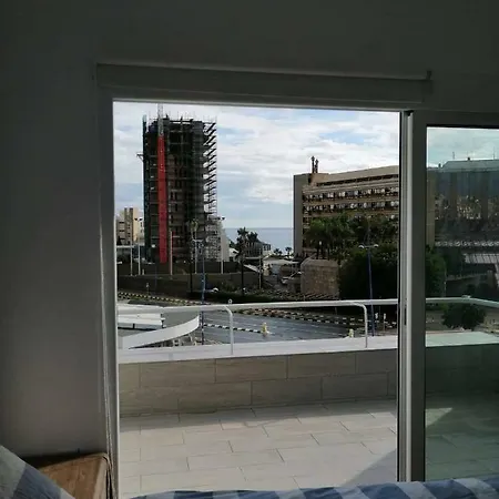 Beautiful 1 Bed Apt. By The Sea